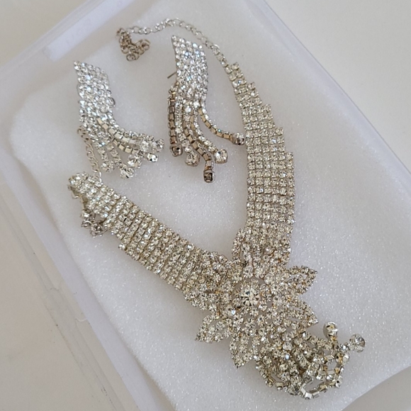 Necklace Set - Picture 14 of 15